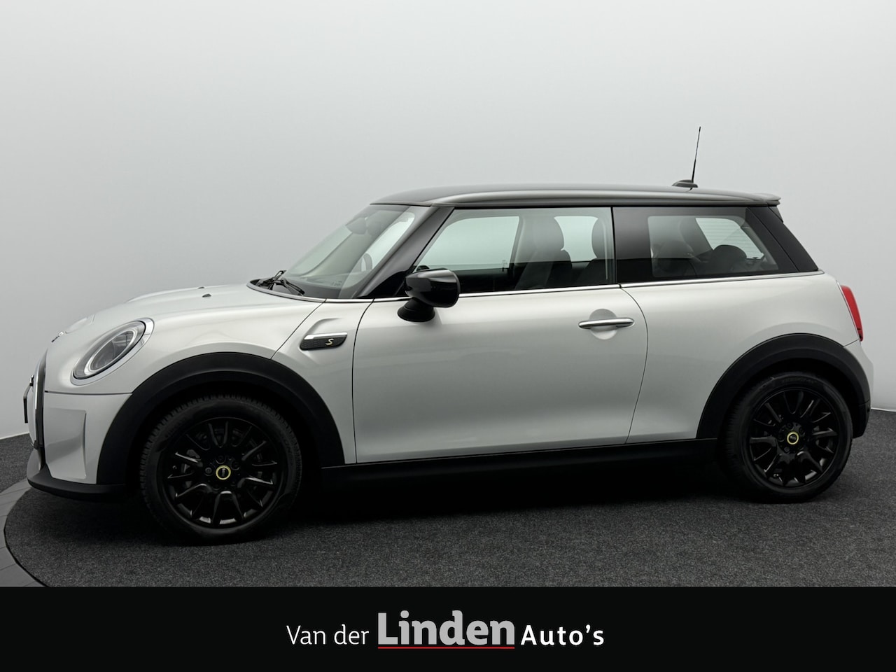 MINI Mini-Electric - Business Edition Cooper S 33 kWh SOH 97,4% | 21000KM | Navigatie | Carplay&Android | Led - AutoWereld.nl