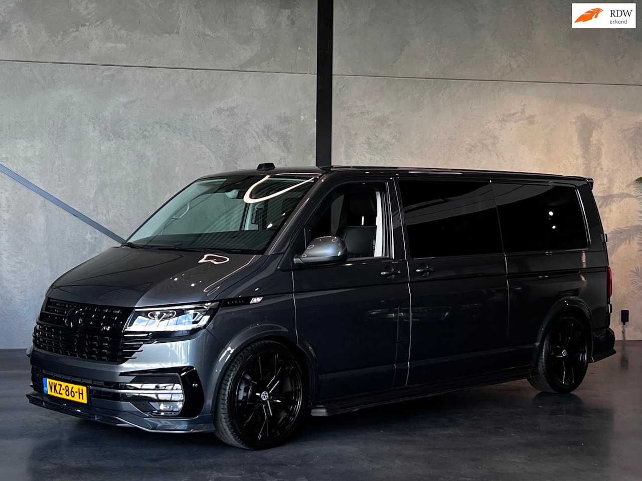 Volkswagen Transporter - 2.0TDI 204PK 4Motion,L2H1,DC,ABT,Bulli,2Schuifdeuren - AutoWereld.nl