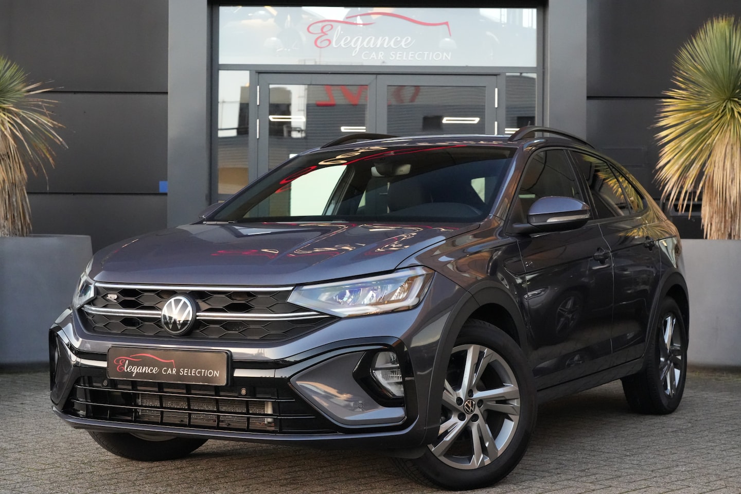 Volkswagen Taigo - 1.0 TSI R-Line 116pk AppleCarPlay/Stoelverwarming/Camera - AutoWereld.nl