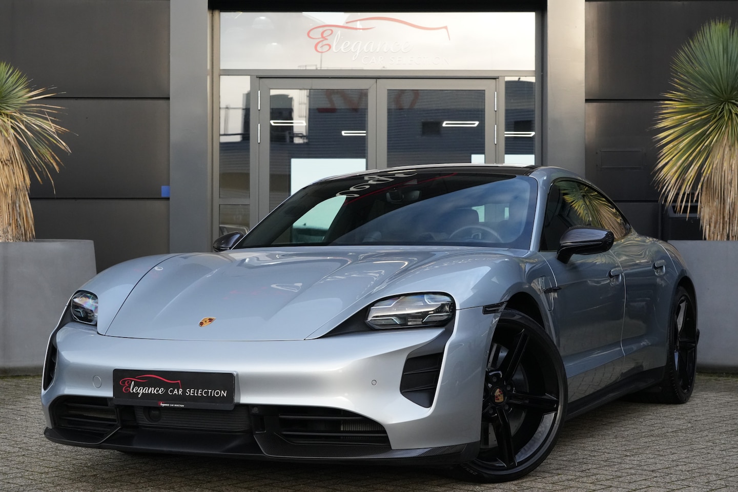 Porsche Taycan - Turbo S 761pk SOH 91% Panoramadak/Burmester/Carbon - AutoWereld.nl