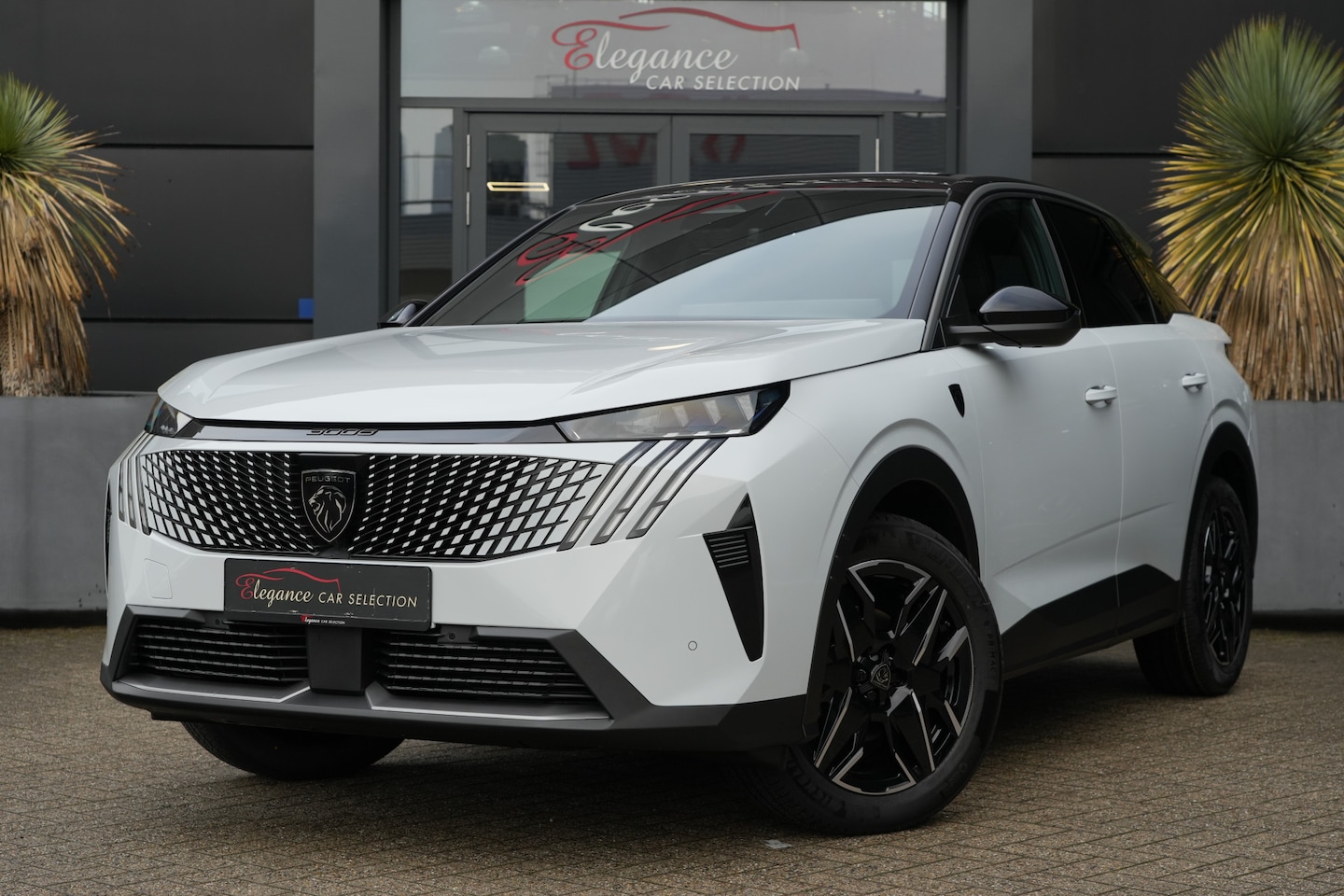 Peugeot 3008 - 1.2 Hybrid 145 GT 145pk Panoramadak/Stoelverwarming/Camera - AutoWereld.nl