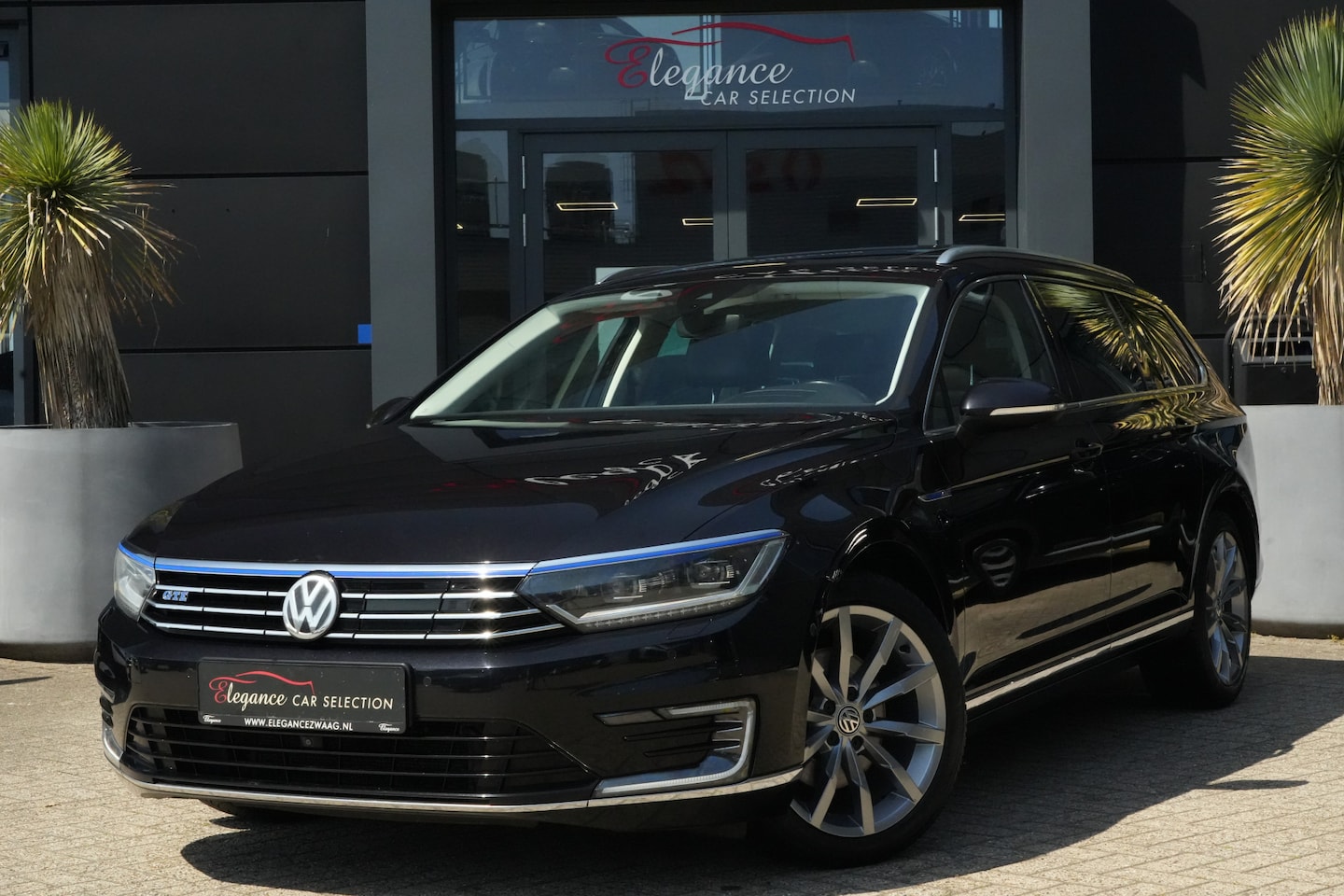 Volkswagen Passat Variant - 1.4 TSI GTE Highline 218pk Panoramadak/Trekhaak/360Camera - AutoWereld.nl