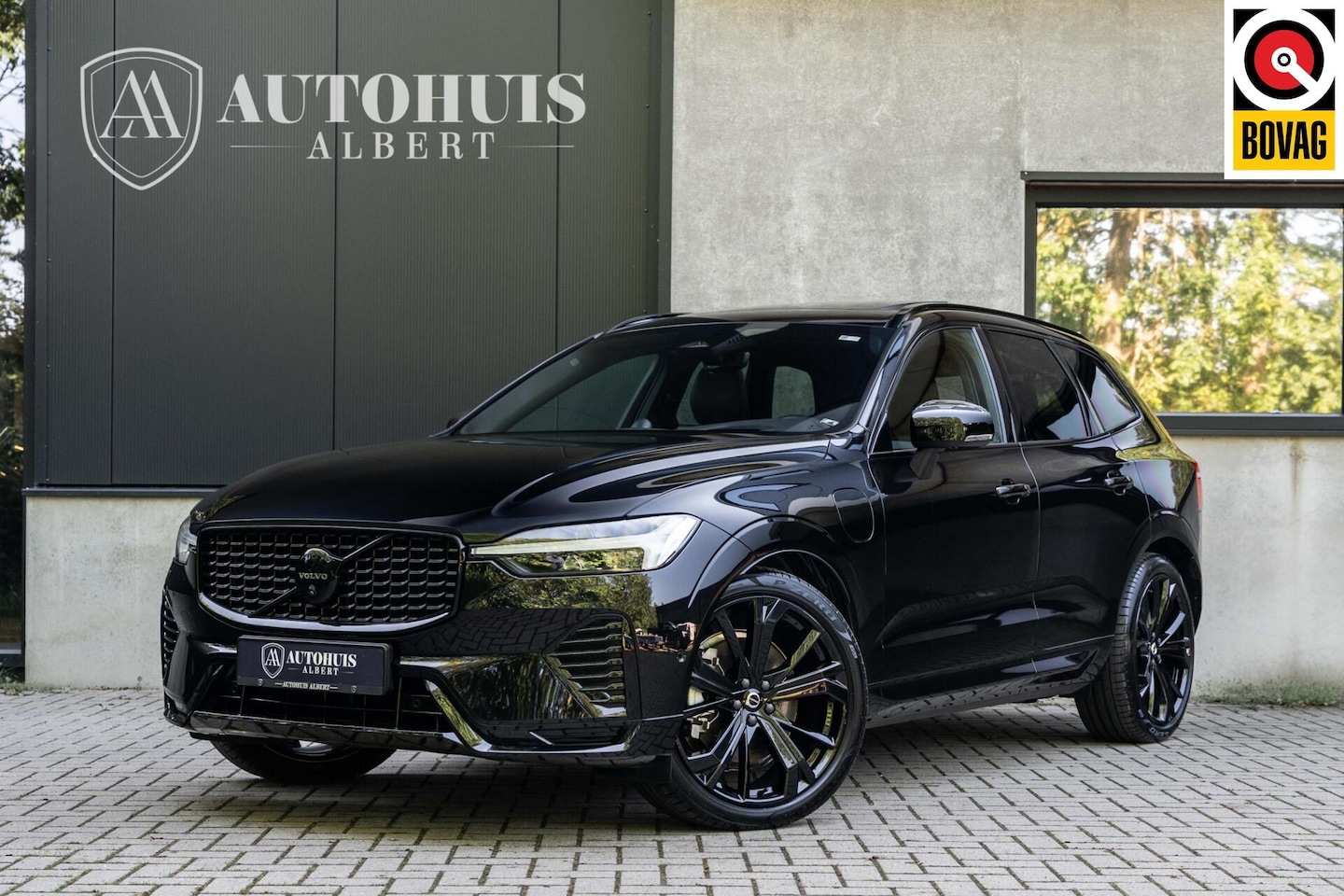 Volvo XC60 - T8 Ultra Black Edition Luchtvering B&W Pano 21'' - AutoWereld.nl