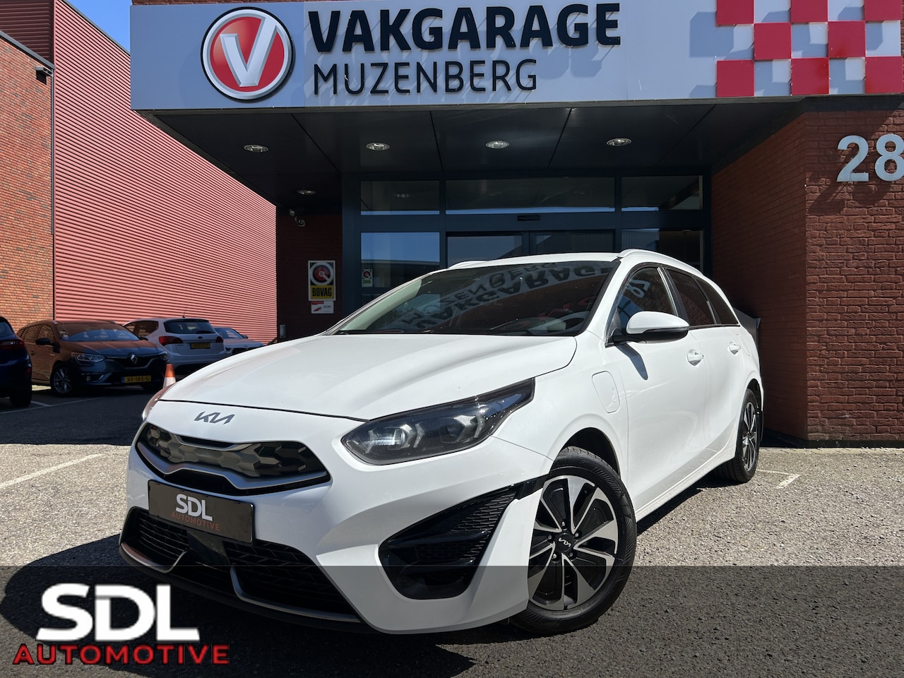 Kia Cee'd Sportswagon - Ceed 1.6 GDI PHEV DynamicLine // NAVI + CARPLAY // ADAPTIVE CRUISE // FULL LED // KEYLESS - AutoWereld.nl