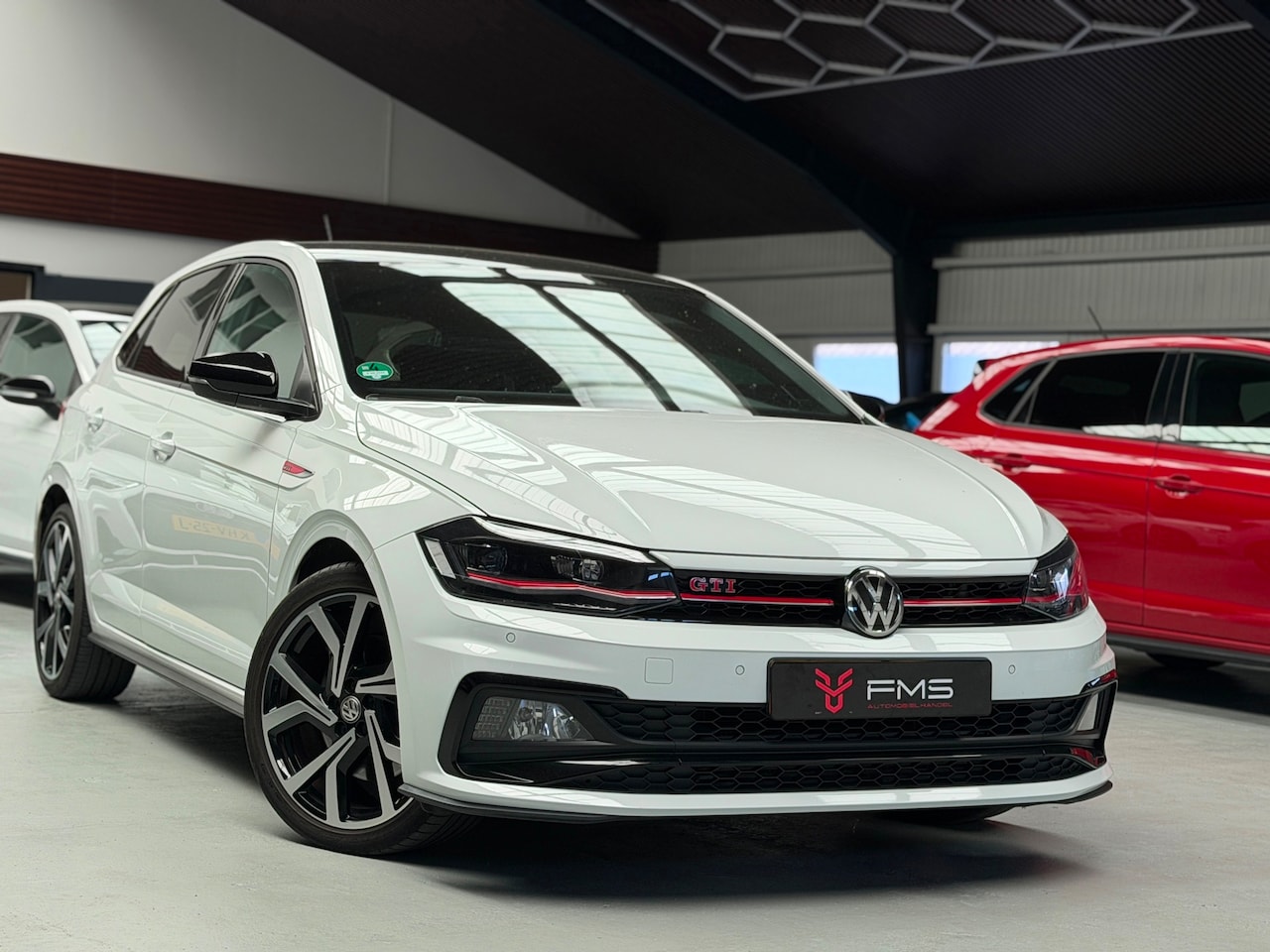 Volkswagen Polo - 2.0 TSI GTI CarPlay Camera - AutoWereld.nl