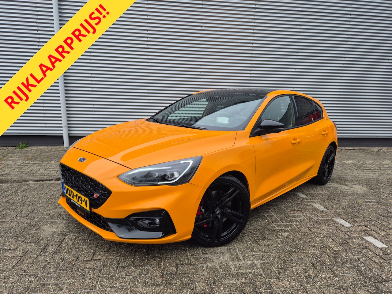 Ford Focus - 2.3 EcoBoost ST-3 2.3 EcoBoost ST-3 ,Panorama,Nav-Carplay-Head-Up,Stoel-stuur-voorruitverwarming,Park-contro - AutoWereld.nl