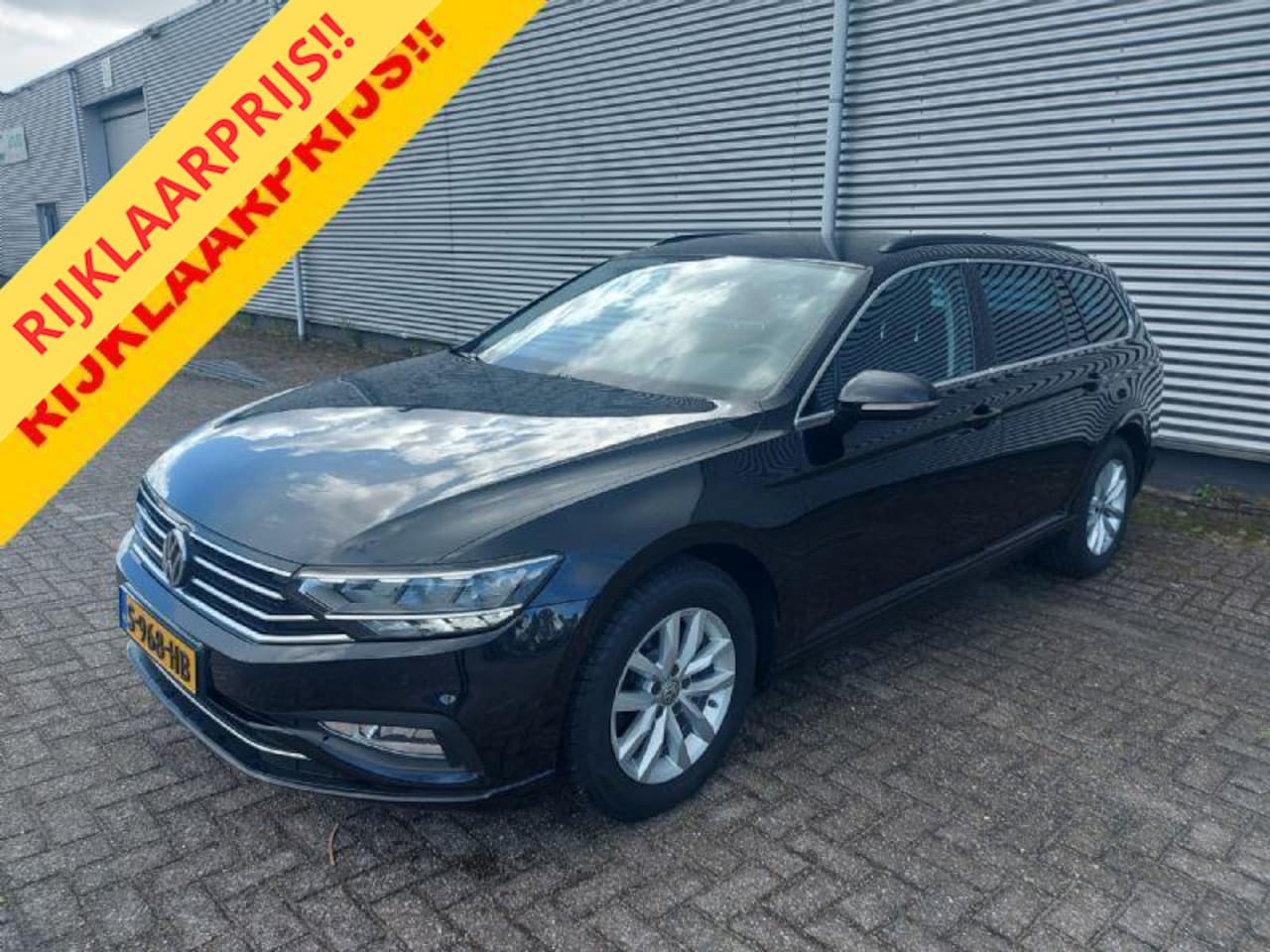 Volkswagen Passat Variant - 1.5 TSI Comfort Business Automaat, Carplay,cruise,wegklapbare trekhaak,navigatie,parkeerse - AutoWereld.nl