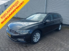 Volkswagen Passat Variant - 1.5 TSI Comfort Business Automaat, Carplay, cruise, wegklapbare trekhaak, navigatie, parke