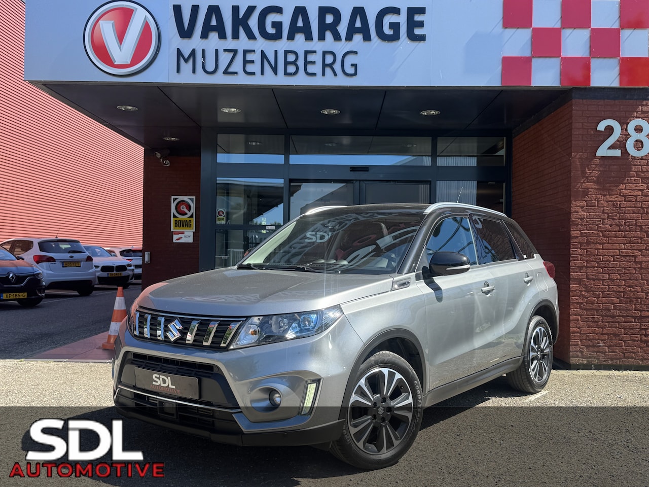 Suzuki Vitara - 1.4 Boosterjet Stijl // PANO SCHUIF-DAK // KEYLESS // ADAPTIV. CRUISE // CAMERA+SENSOREN / - AutoWereld.nl