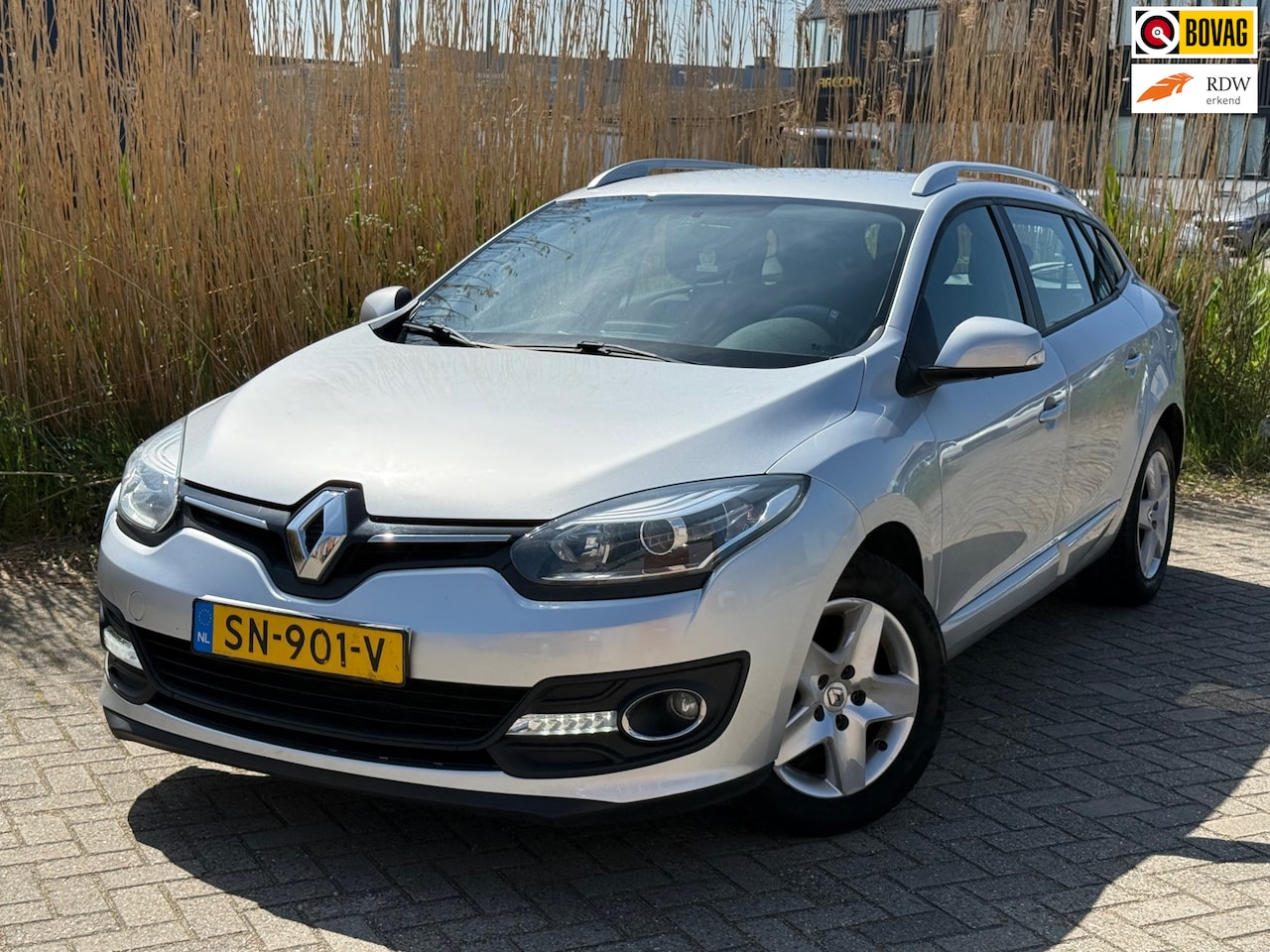 Renault Mégane Estate - 1.5 dCi Limited Navi Airco Cruise Pdc Nieuwe Apk - AutoWereld.nl
