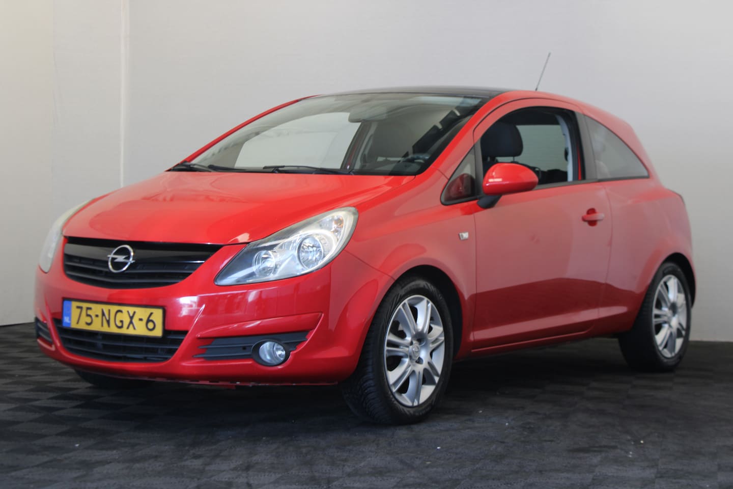 Opel Corsa - 1.4-16V Color Edition 1.4-16V Color Edition - AutoWereld.nl