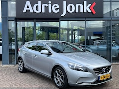 Volvo V40 - 1.6 T2 Momentum | TREKHAAK | STOELVERWARMING | ACHTERUITRIJCAMERA | NAVIGATIE | CRUISE CON