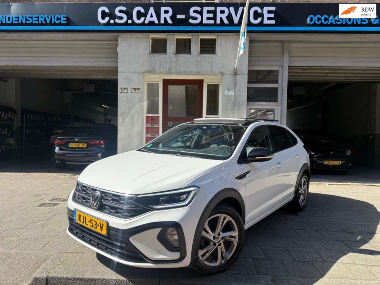 Volkswagen Taigo - 1.0 TSI R-Line Business IQ | Pano | Camera | Virtual - AutoWereld.nl
