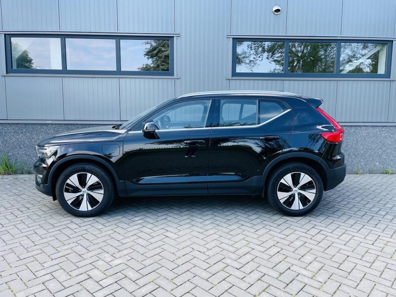 Volvo XC40 - 1.5 T4 Recharge Inscription Expression | Apple Carplay + Android | Parkeersensoren | Stuur