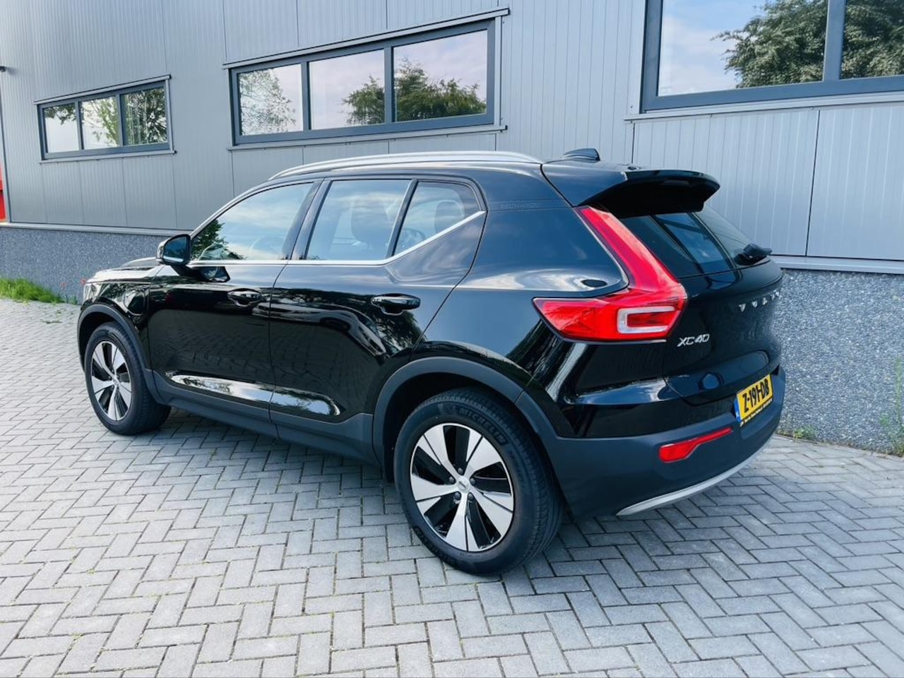 Volvo XC40 - 1.5 T4 Recharge Inscription Expression | Apple Carplay + Android | Parkeersensoren | Stuur