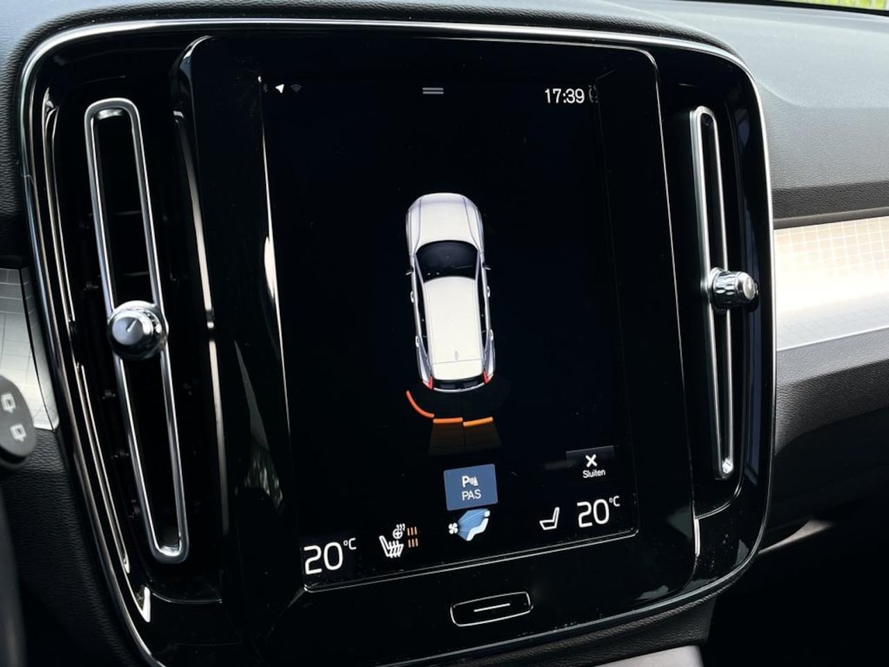Volvo XC40 - 1.5 T4 Recharge Inscription Expression | Apple Carplay + Android | Parkeersensoren | Stuur