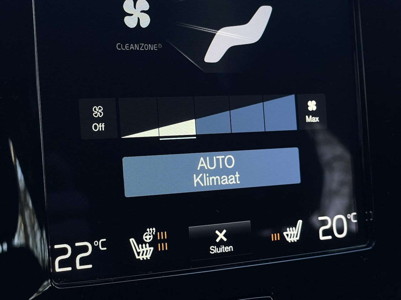 Volvo XC40 - 1.5 T4 Recharge Inscription Expression | Apple Carplay + Android | Parkeersensoren | Stuur