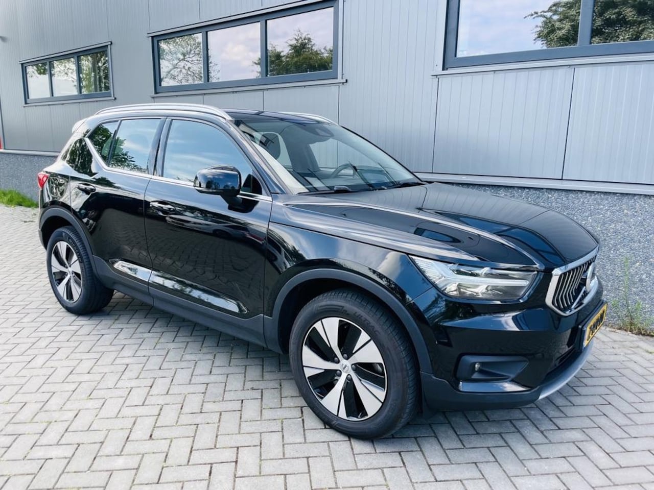 Volvo XC40 - 1.5 T4 Recharge Inscription Expression | Apple Carplay + Android | Parkeersensoren | Stuur