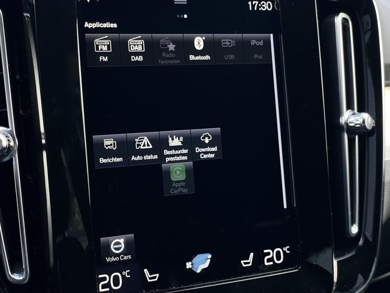 Volvo XC40 - 1.5 T4 Recharge Inscription Expression | Apple Carplay + Android | Parkeersensoren | Stuur