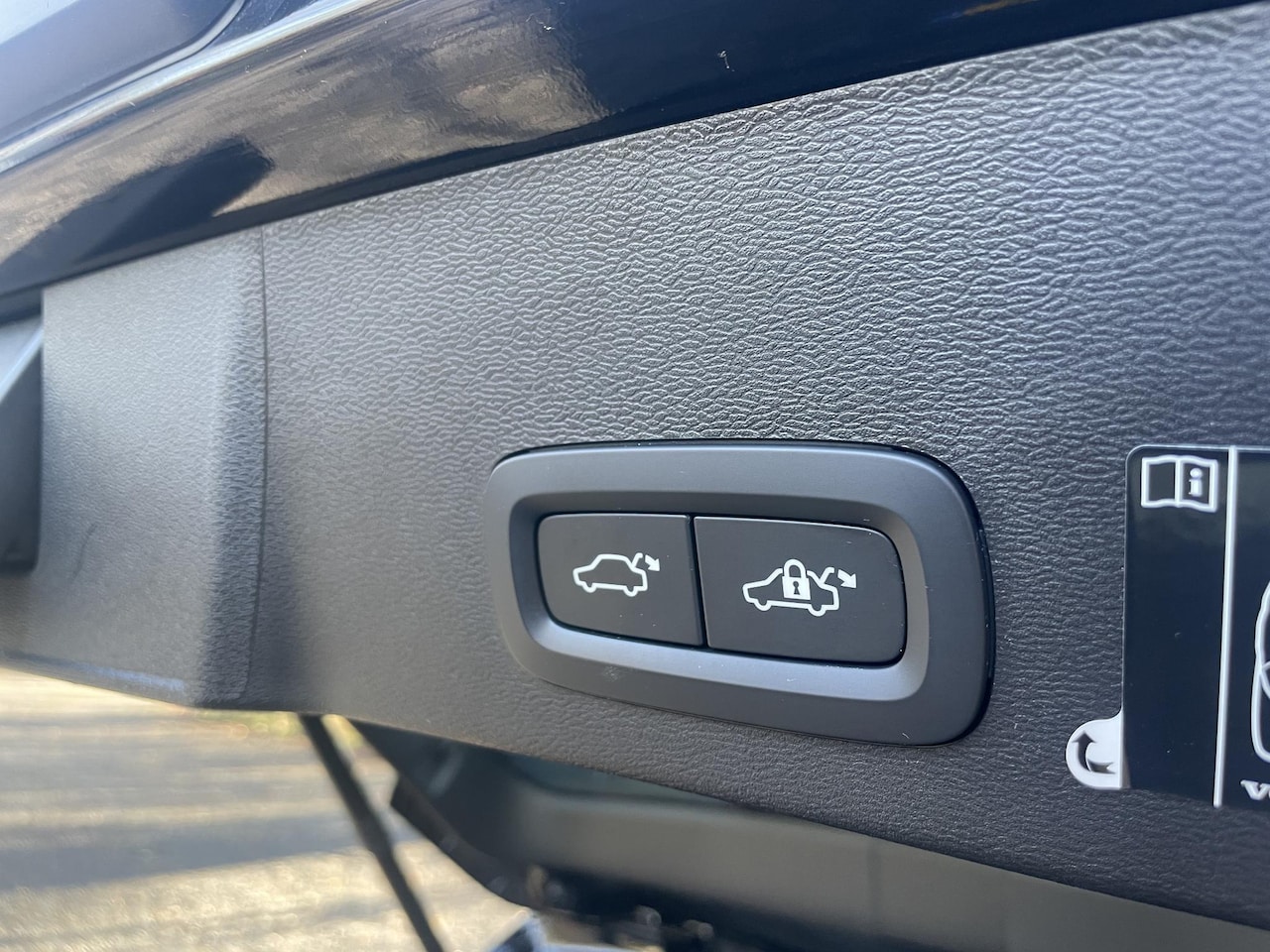 Volvo XC40 - 1.5 T4 Recharge Inscription Expression | Apple Carplay + Android | Parkeersensoren | Stuur