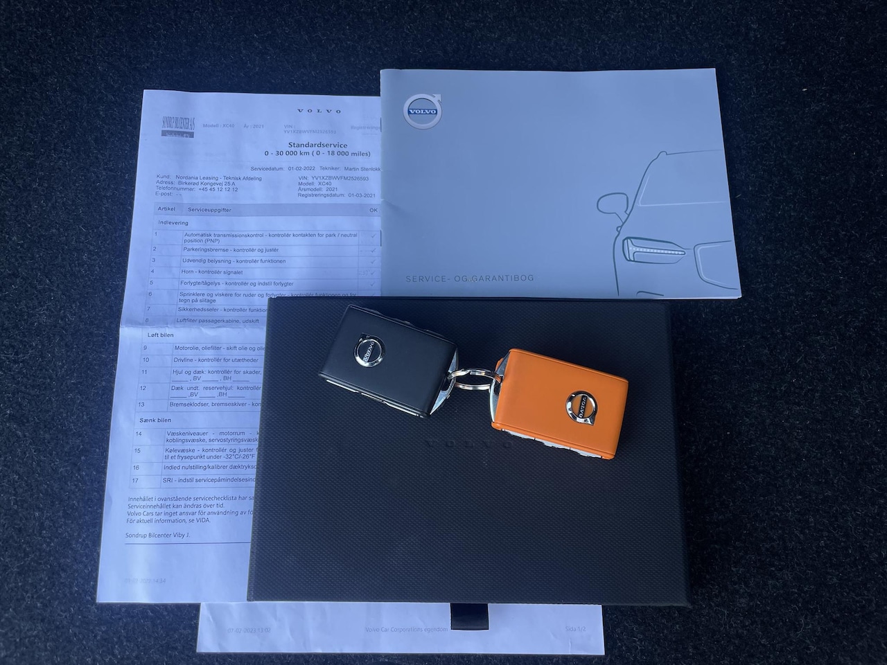 Volvo XC40 - 1.5 T4 Recharge Inscription Expression | Apple Carplay + Android | Parkeersensoren | Stuur