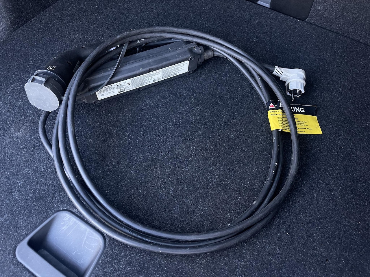 Volvo XC40 - 1.5 T4 Recharge Inscription Expression | Apple Carplay + Android | Parkeersensoren | Stuur