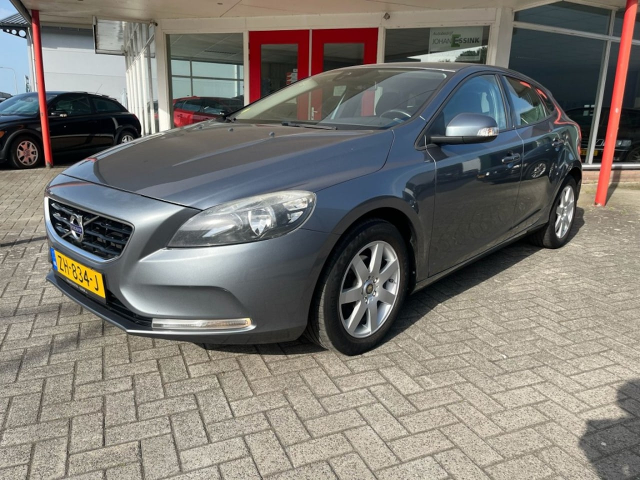 Volvo V40 - D2 1.6 114PK Momentum Trekhaak/Nieuwe Distributieriem - AutoWereld.nl