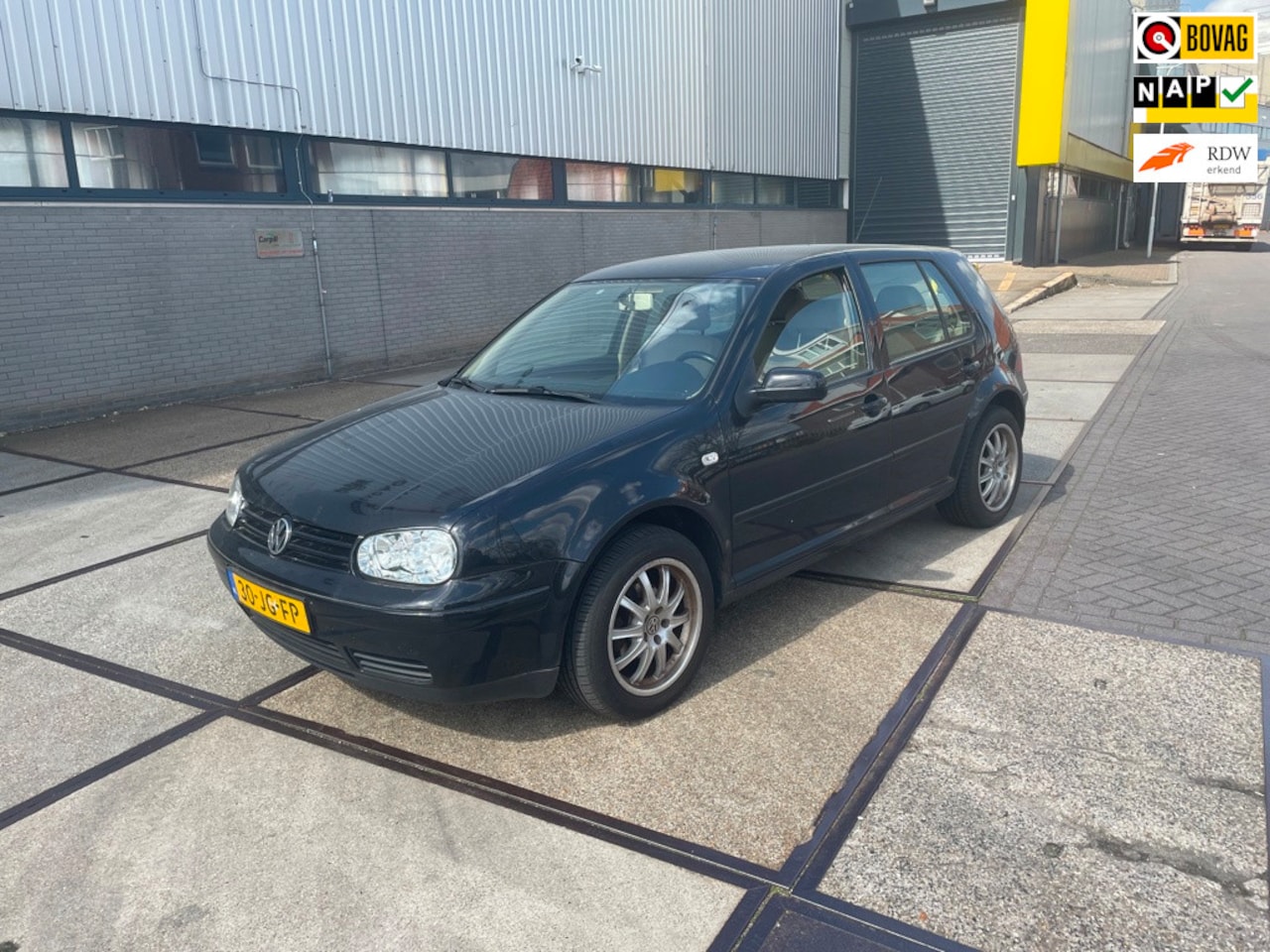 Volkswagen Golf - 1.6-16V Highline 1.6-16V Highline - AutoWereld.nl