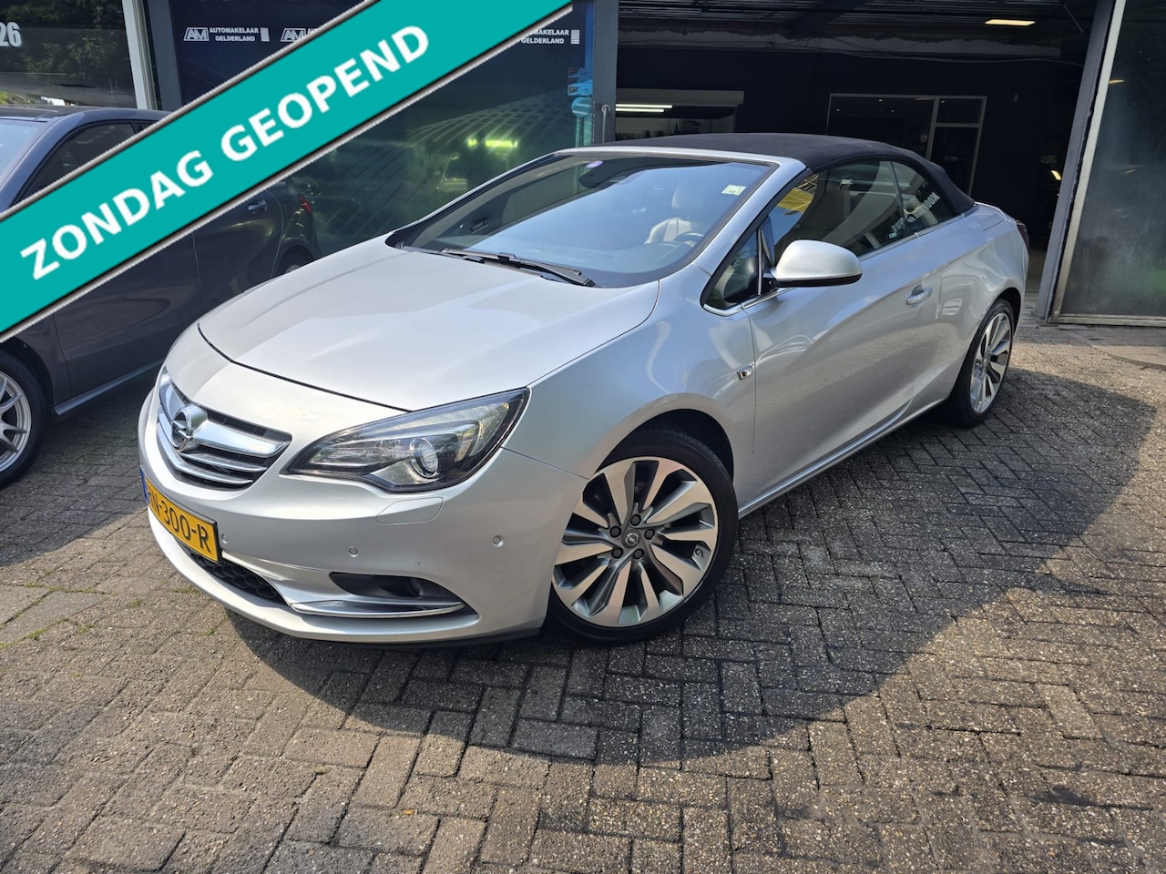 Opel Cascada - 1.6 Turbo Cosmo | AUTOMAAT | 1E EIGENAAR | 12MND GARANTIE | CAMERA | LEER | - AutoWereld.nl
