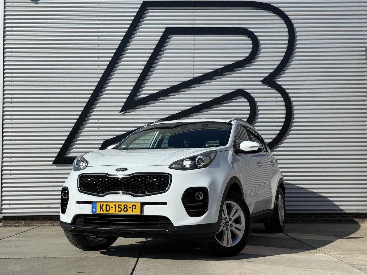 Kia Sportage - 1.6 GDI First Edition 2e Eigenaar|Navi|Trekhaak|Camera|Clima|Cruise|PDC|N.A.P|APK tot 02-2 - AutoWereld.nl