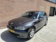 BMW 1-serie - 120i High Executive BMW 120i High Executive 5drs Leer Navi Stoelverw. Cruise