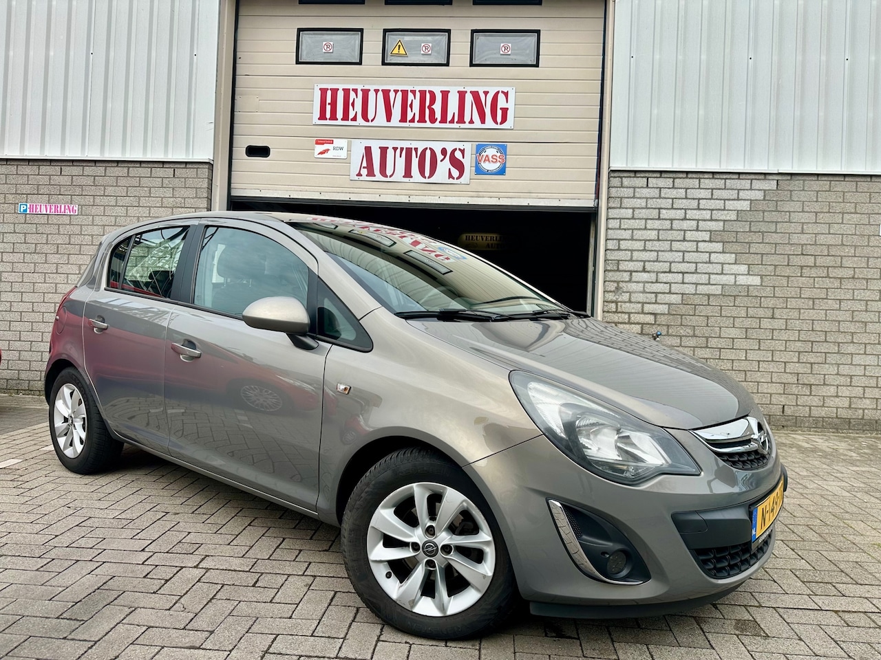 Opel Corsa - 1.2-16V Berlin | Cruise | Airco | LMV | APK - AutoWereld.nl