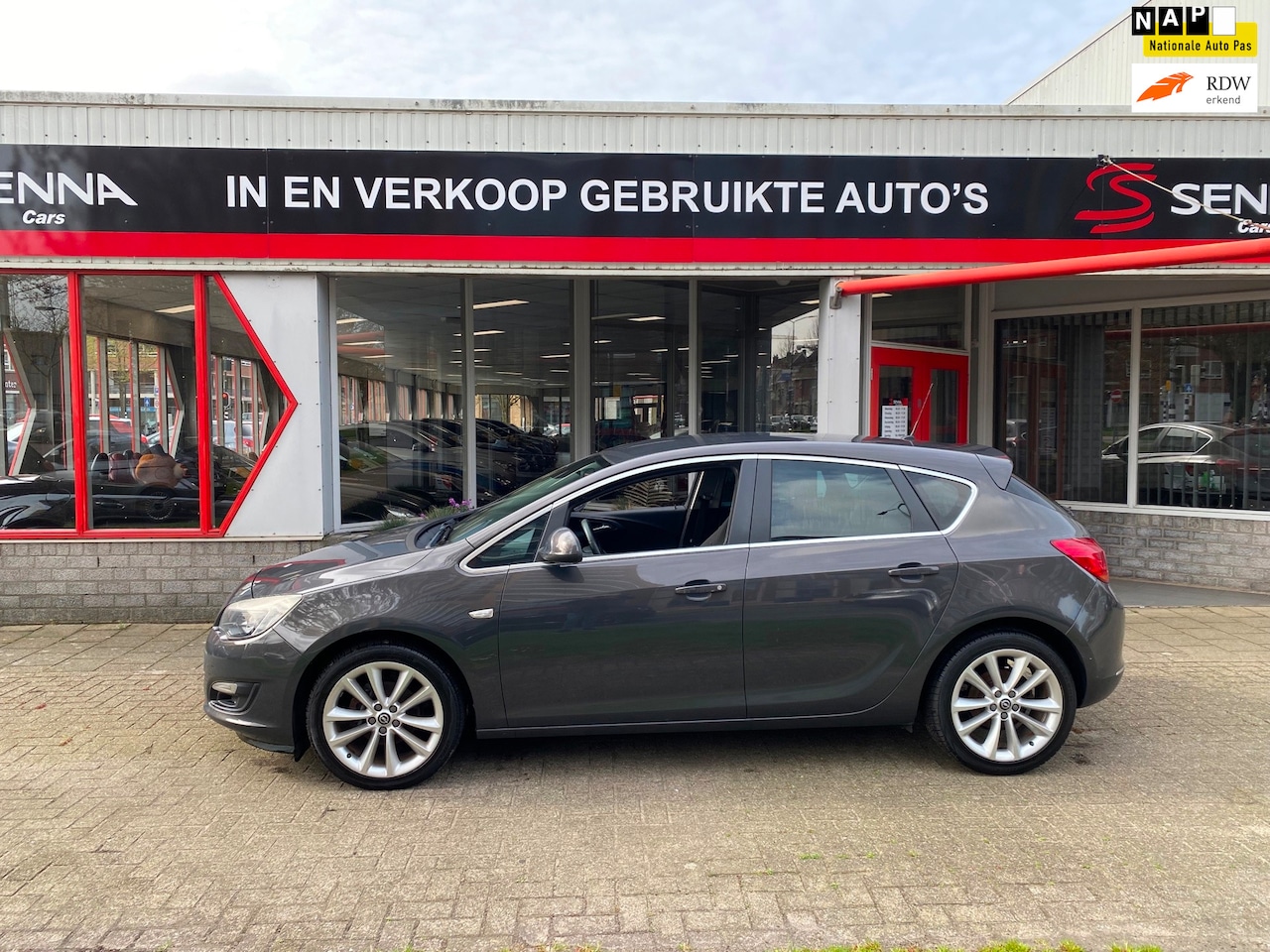 Opel Astra - 1.4 Edition - 18 inch - Airco - 2013 - Inr Mog !! - AutoWereld.nl