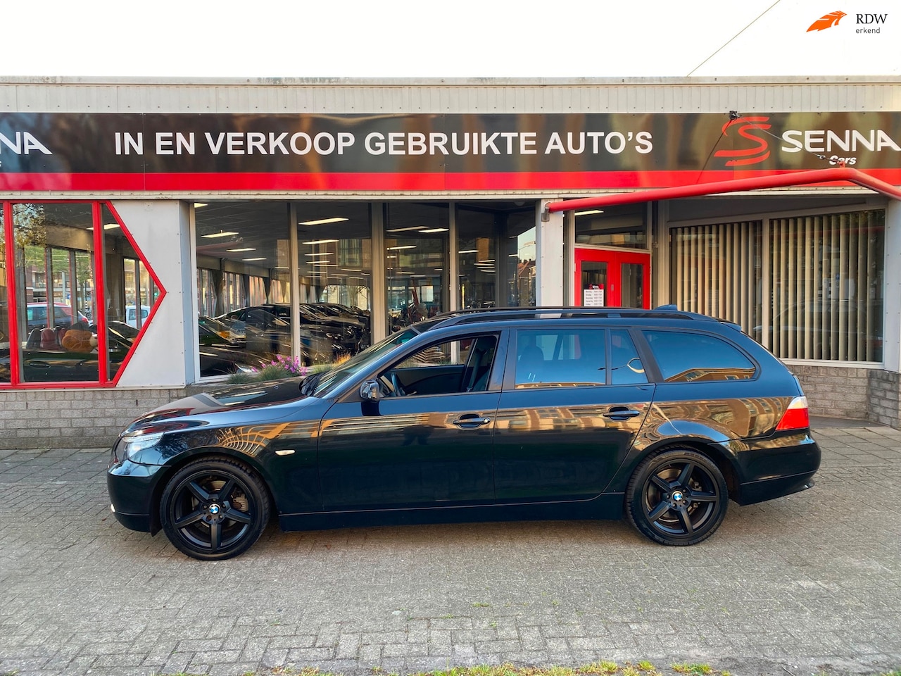 BMW 5-serie Touring - 525i Automaat - Black On Black - Inr Mog ! - AutoWereld.nl