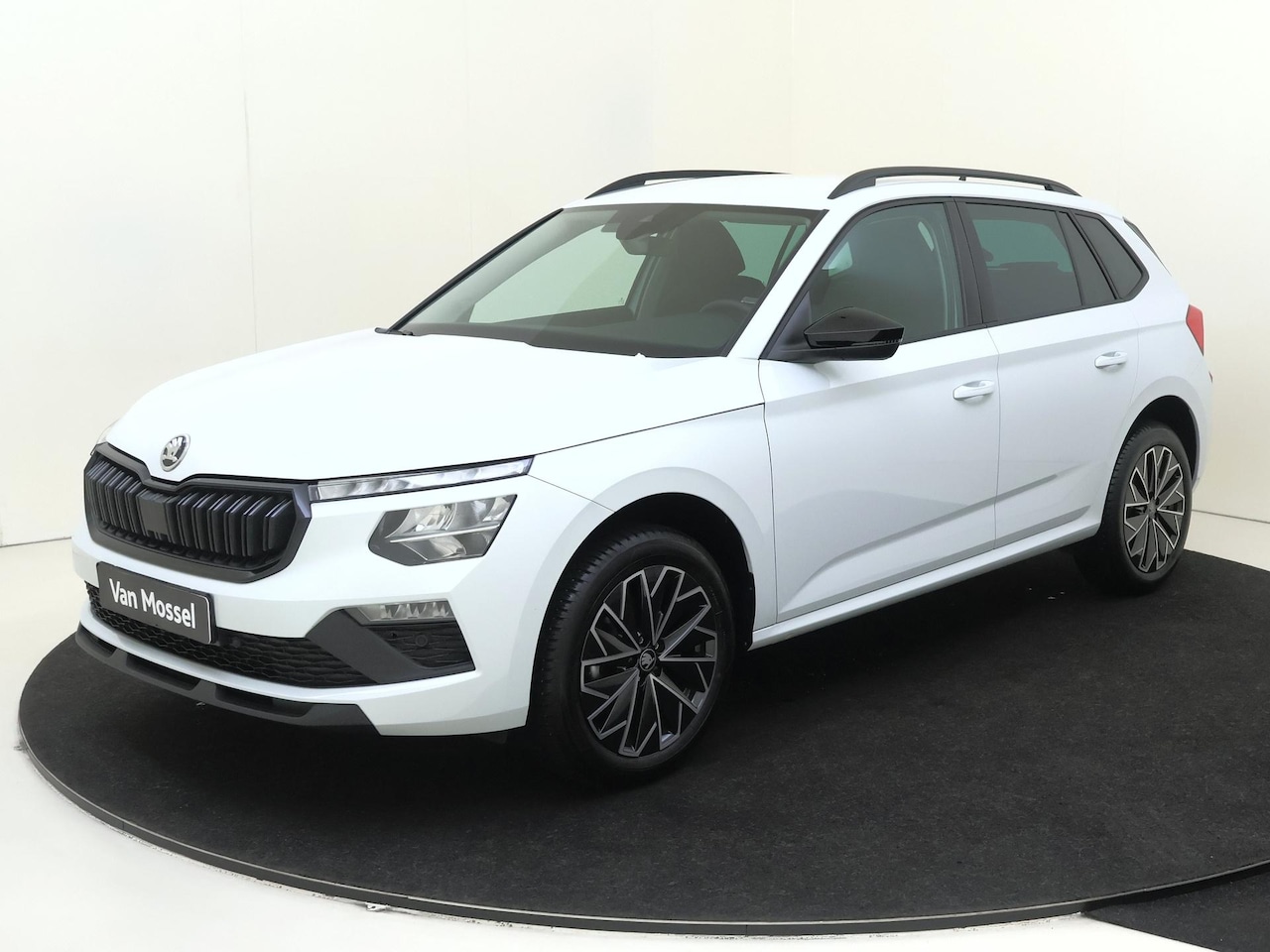 Skoda Kamiq - 1.0 TSI Business Edition | Stoelverwarming | Achteruitrijcamera | Climate Control | Apple - AutoWereld.nl