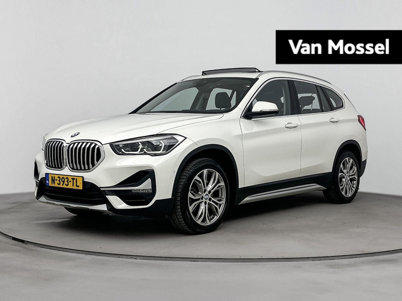 BMW X1 - sDrive20i Business Edition Plus 178PK | Automaat | Schuif-/Kanteldak | Leder Interieur | H - AutoWereld.nl