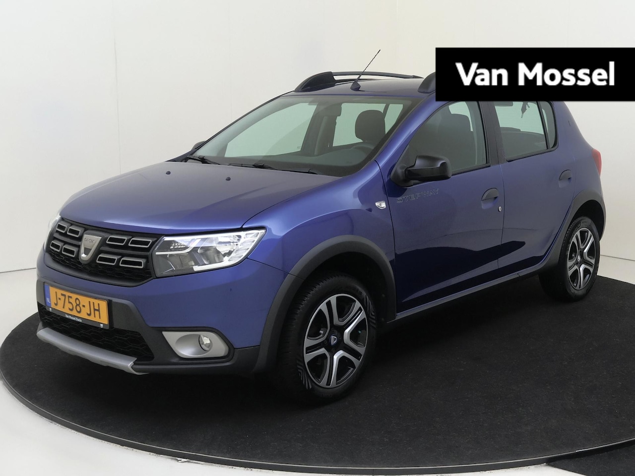 Dacia Sandero Stepway - 1.0 TCe 100 PK Serie Limitee 15th Anniv. | airco automatisch | Apple Carplay/Android Auto - AutoWereld.nl
