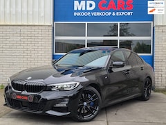 BMW 3-serie - 330i High Executive AUTOMAAT/M PAKKET/SCHUIFDAK/PDC