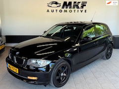 BMW 1-serie - 116i 2008 Zwart Airco/Elektr Pakket/LMV/NWE APK