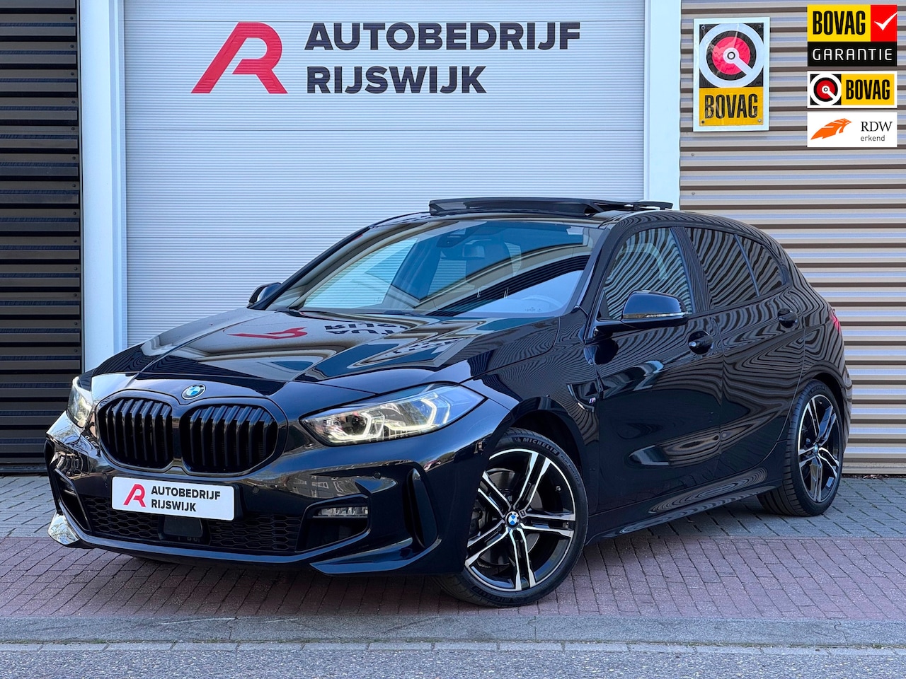 BMW 1-serie - 120i Executive Pano/Led/Sfeer/AppleCar - AutoWereld.nl