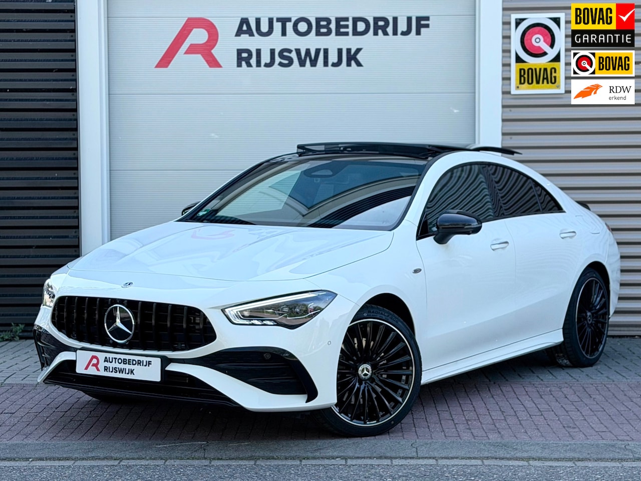 Mercedes-Benz CLA-Klasse - 250 e Edition AMG Line 45s Pano/360/Sfeer - AutoWereld.nl