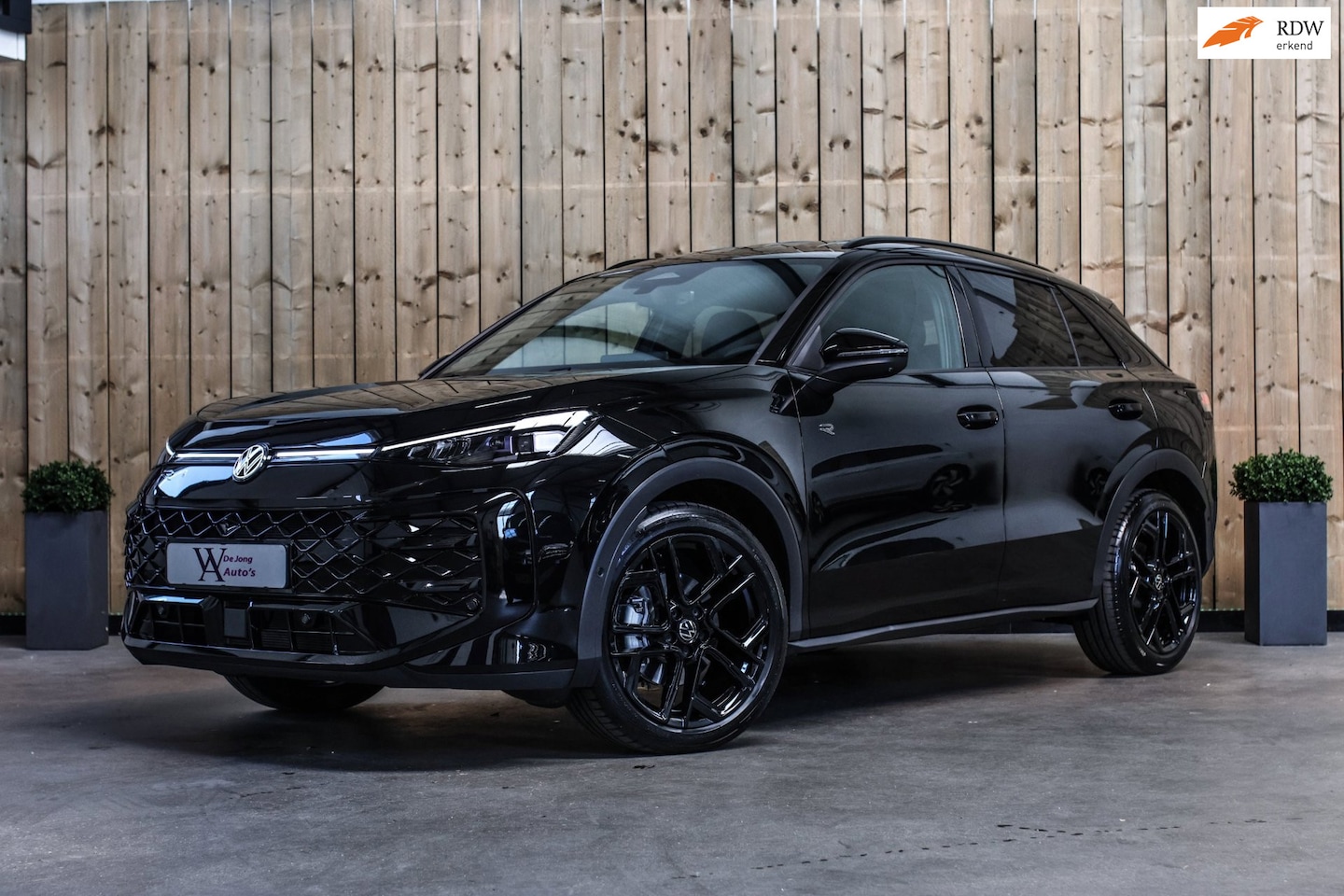 Volkswagen T-Roc - 1.5 eTsi R-Line *Head-Up*360 Camera*Keyless*IQ Led* - AutoWereld.nl