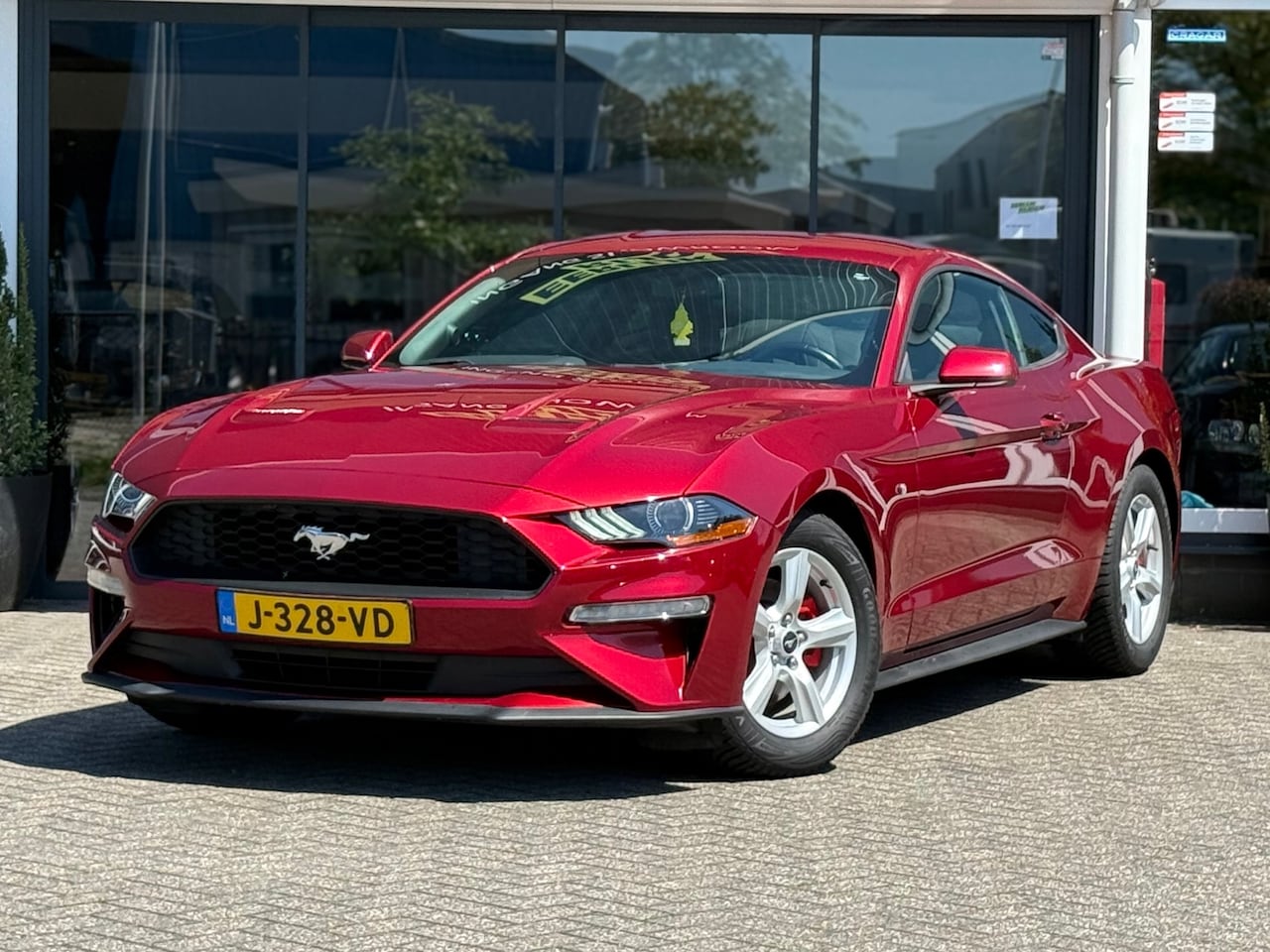 Ford Mustang Fastback - 310 PK / Nieuwstaat !!! - AutoWereld.nl