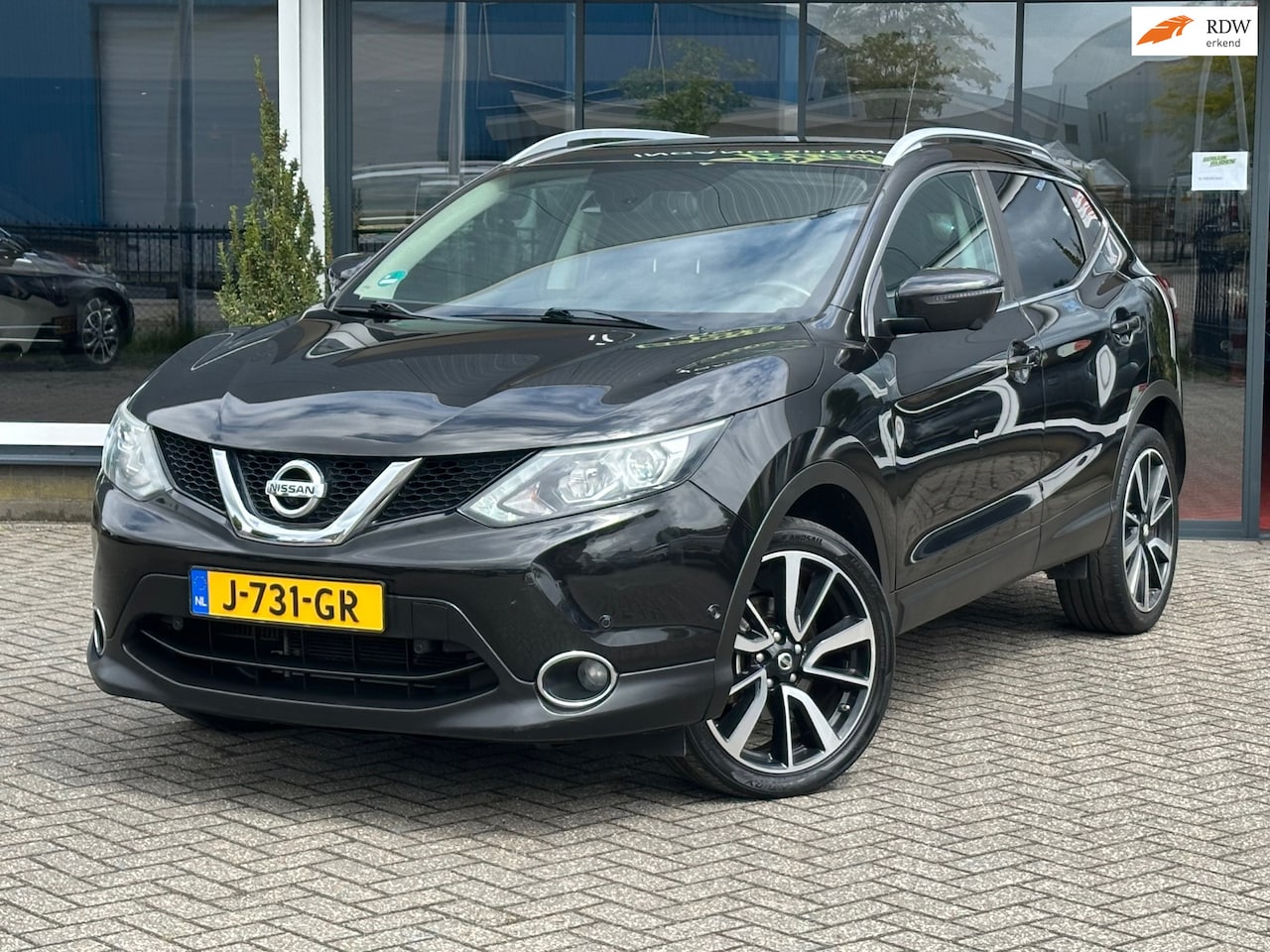 Nissan Qashqai - 1.2 Connect Edition / Pano / Camera / Lane assist - AutoWereld.nl