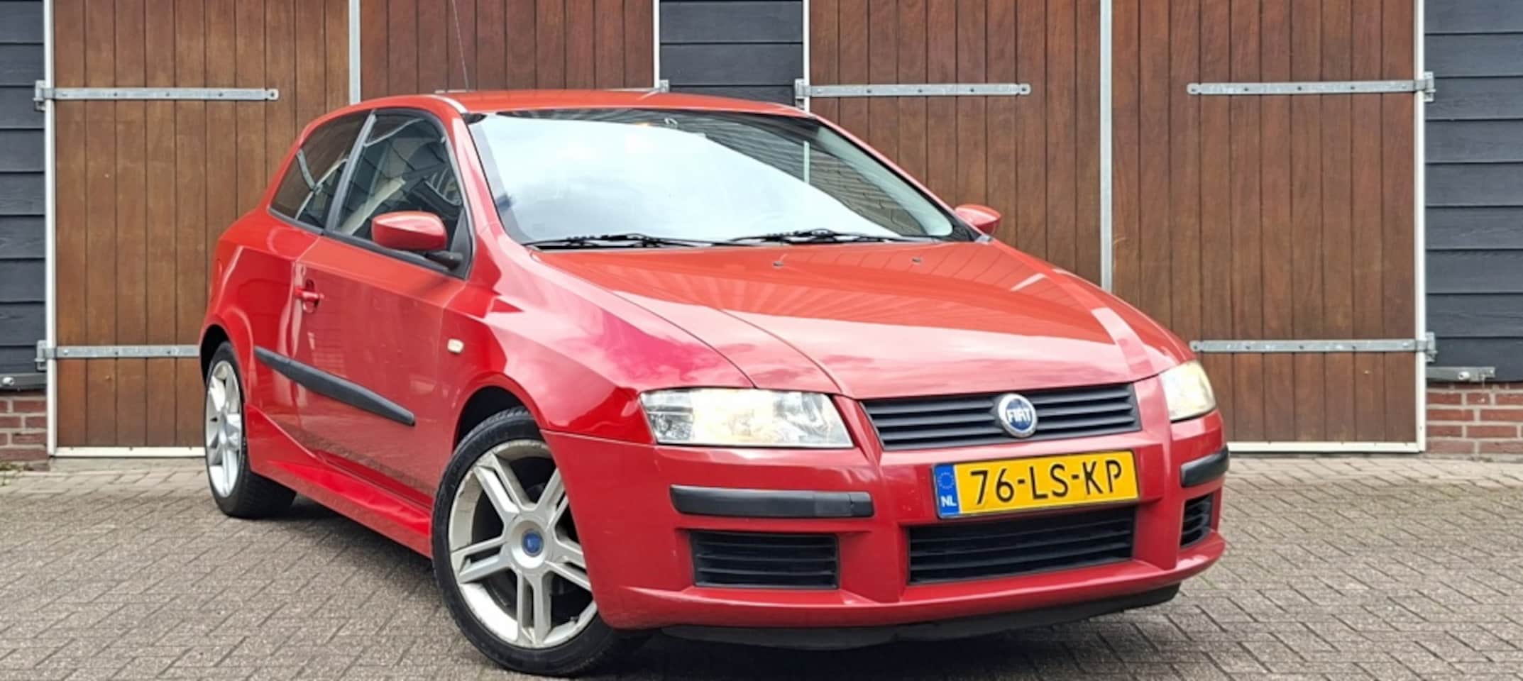 Fiat Stilo - 1.6-16V Dynamic | Nieuwe APK | Distributieriem vernieuwd | NAP - AutoWereld.nl