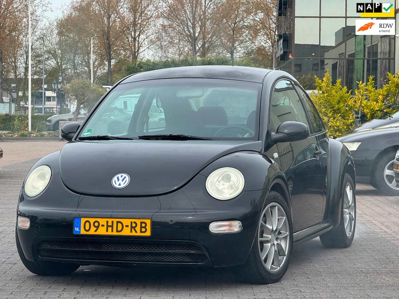 Volkswagen New Beetle - 1.6 | APK 10-04-2027 | Airco | Elektrische ramen | Elektrische spiegels | 16 inch velgen | - AutoWereld.nl