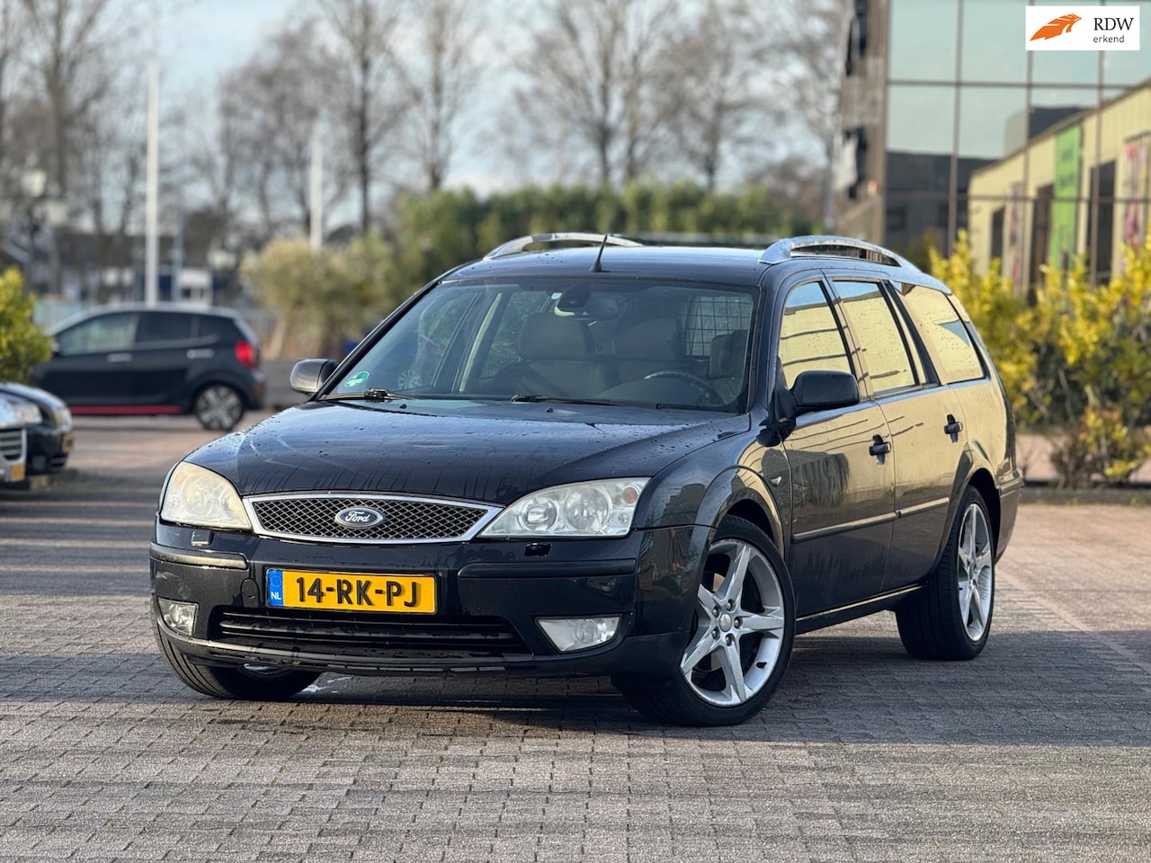Ford Mondeo Wagon - 2.0-16V Futura | Automaat | Trekhaak | Stoelverwarming | Airco | Elektrische ramen en spie - AutoWereld.nl