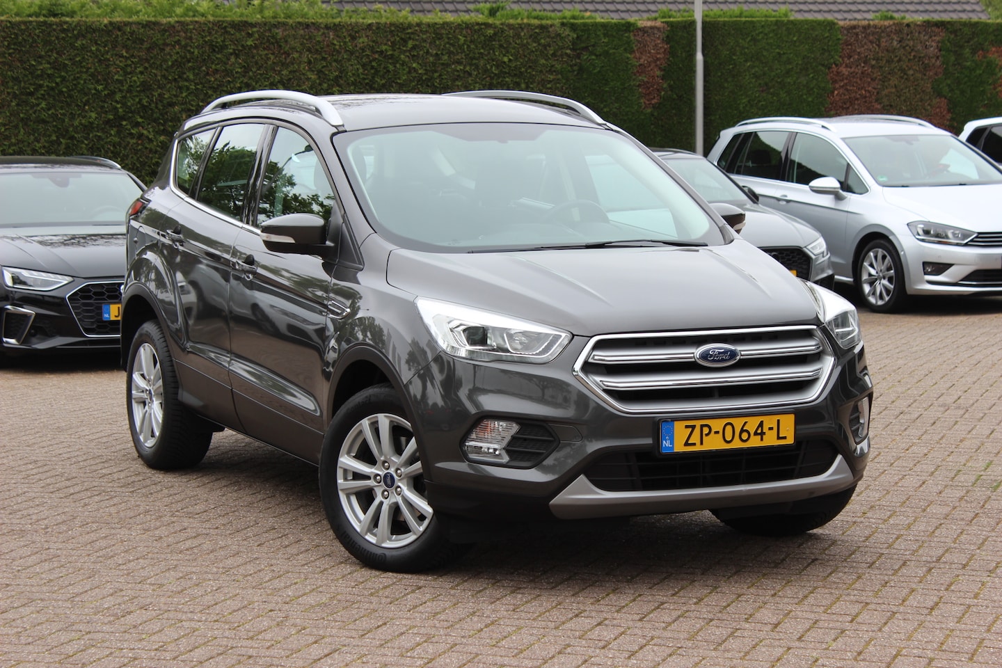 Ford Kuga - 1.5 EcoBoost Trend Ultimate / Trekhaak / Navigatie / Parkeerhulp achter / 17'' / Bluetooth - AutoWereld.nl