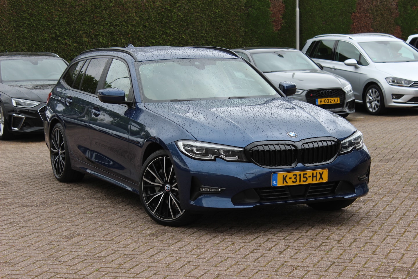 BMW 3-serie Touring - 330e eDrive Edition / Leder / Ambiance / CarPlay / Parkeerhulp V+A / 19'' / Harman Kardon - AutoWereld.nl