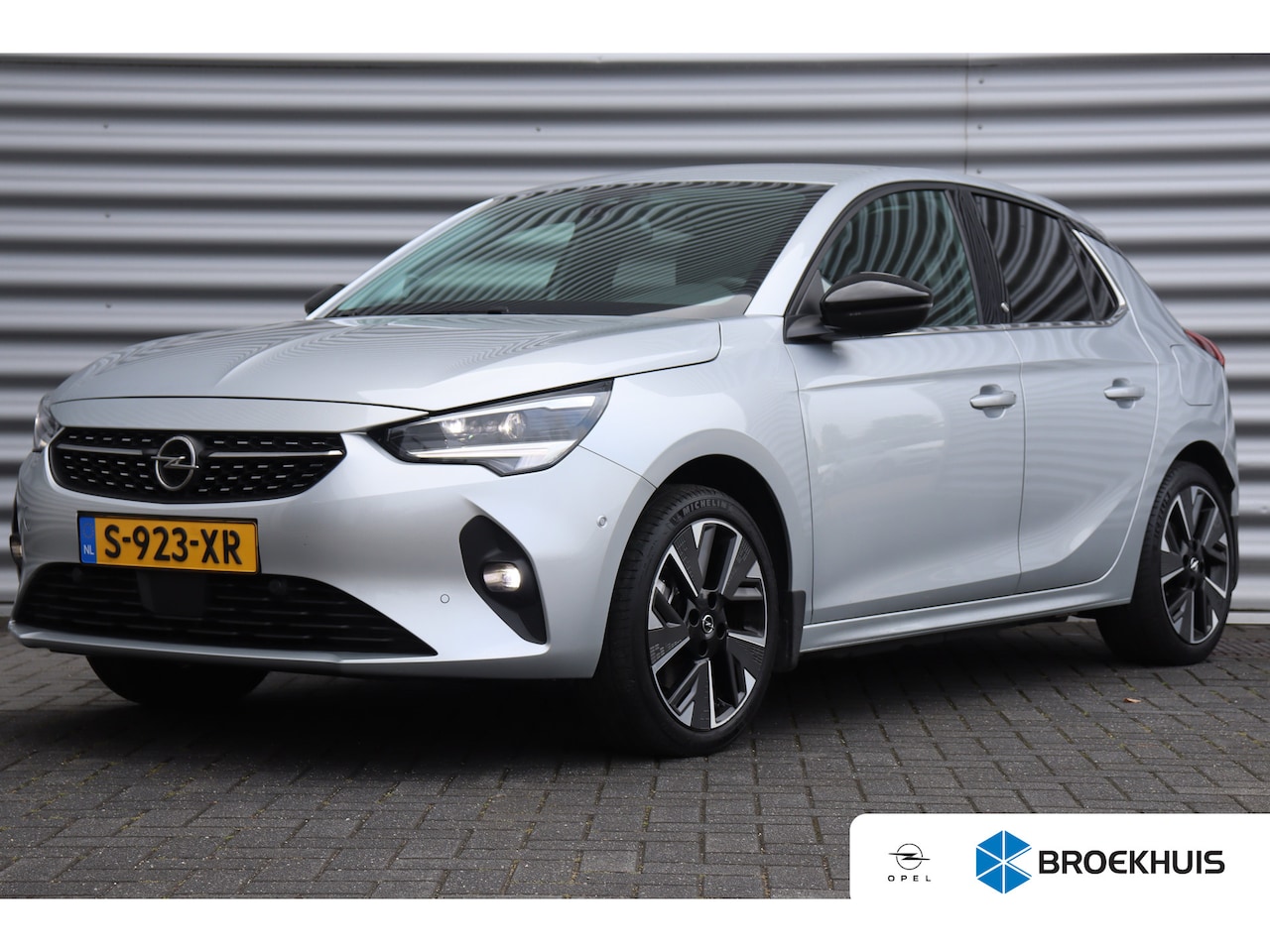 Opel Corsa-e - 50KWH 136PK ELEGANCE LEVEL 3 AUTOMAAT / NAVI / CLIMA / LED / PDC / 17" LMV / CAMERA / KEYL - AutoWereld.nl